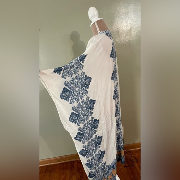 Lovestitch White and Blue Patterned Kimono Maxi Boho Vacation Resort OS NWT - Picture 7 of 12